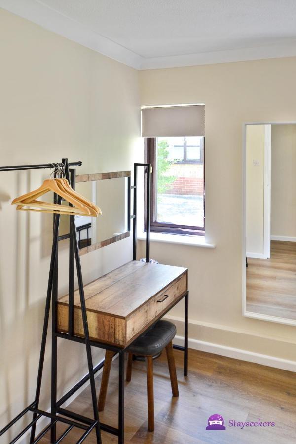 Station 1 Bed Apartment - Stayseekers Salisbury Exterior foto